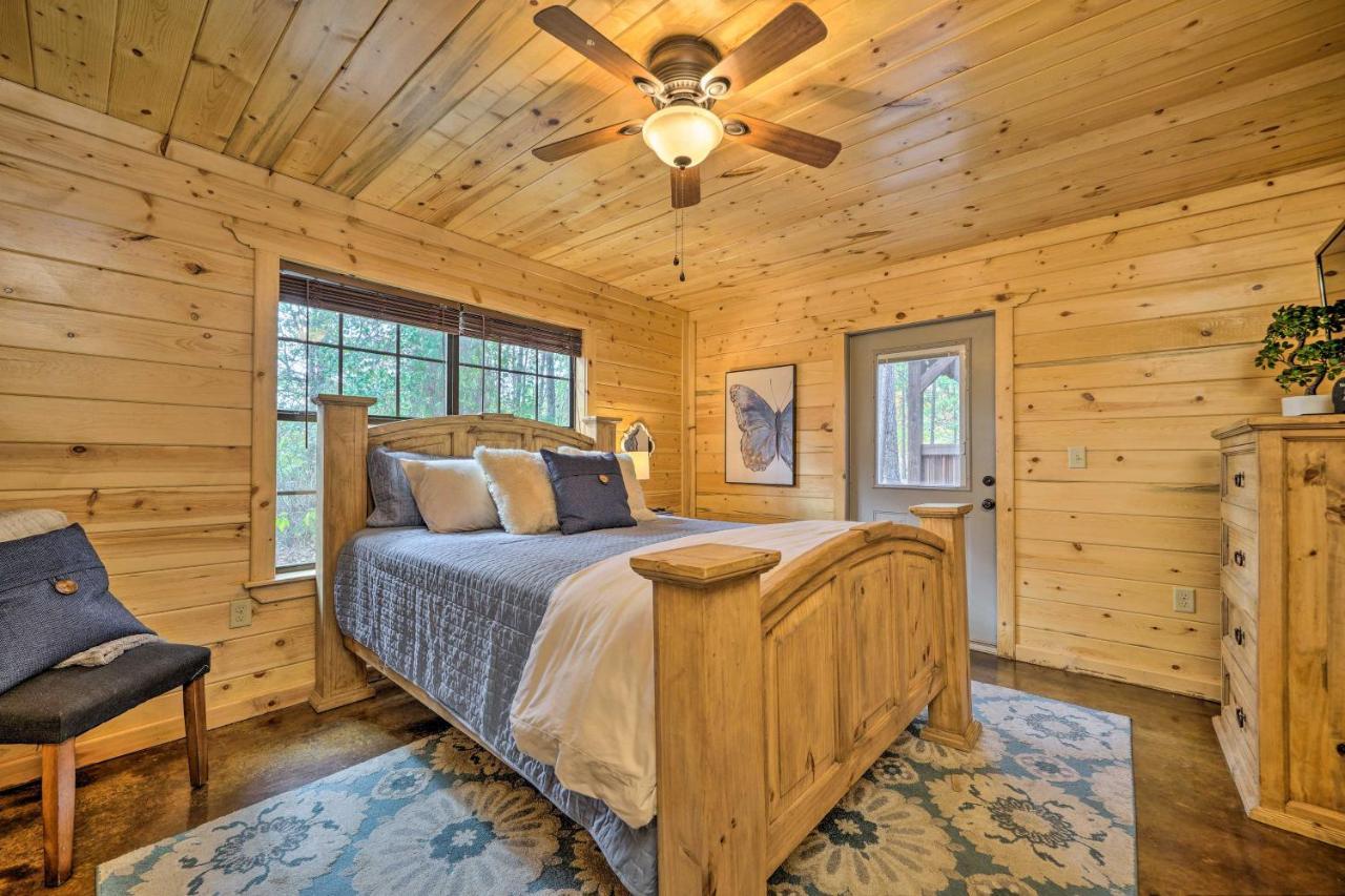 Cabin With Hot Tub And Games, 4 Mi To Beavers Bend! Broken Bow Exterior foto
