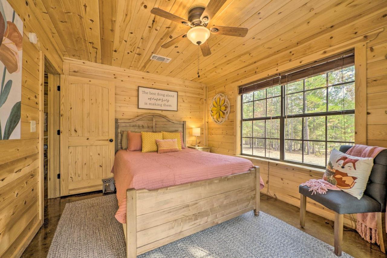 Cabin With Hot Tub And Games, 4 Mi To Beavers Bend! Broken Bow Exterior foto